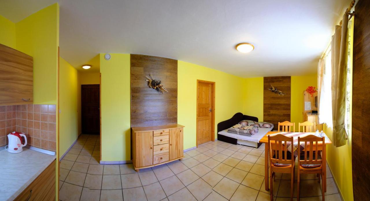 Vila Horal Liptovský Mikuláš エクステリア 写真